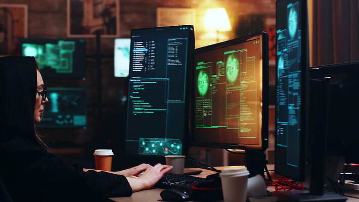 남자 인터넷 사람없음 컴퓨터 스크린 자료 웹 어둠 방 정보 네트워크 조직 그룹 바이러스 암호 위험 공격 비밀 사이버 보안 신분 감시 시스템 해킹 해커 깊이 사생활 서버 소프트웨어 악성코드 정부 프로그래밍 4K MOV 해외동영상 클립영상 컨셉 모션 안전 사람 전자제품 작업 범죄 동영상 개발 파일형식