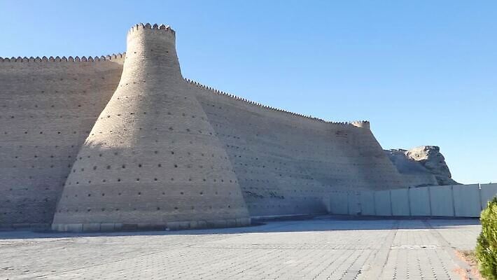 디자인 아시아 문화 벽 여행 건축양식 하늘 벽돌 그림자 동양인 사람없음 건물 탑 도시 성 중세 역사 재산 큼 이슬람교 실크 타운 동쪽 천연기념물 우즈베키스탄 고고학 랜드마크 옛날 스타일 MP4 해외동영상 클립영상 건축물 교육 건축 나라 종교 인종 금융 직물 크기 방향 동영상 중앙아시아 파일형식
