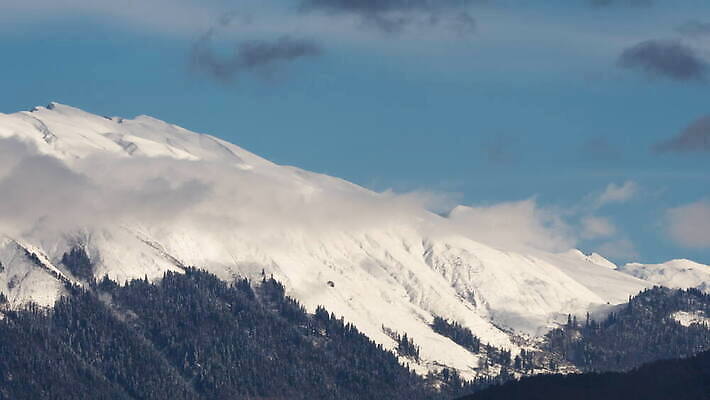구름 라이프스타일 계절 여행 겨울 자연 하늘 휴가 산 파노라마 풍경 사람없음 야외 파란색 환경 얼음 추위 흰색 정상 언덕 빙하 러시아 절정 제설기 눈내림 완전 4K 타임랩스 MOV 해외동영상 클립영상 자연요소 유럽 컬러 컨셉 눈_날씨 촬영기법 생활 생태계 동영상 제설 파일형식