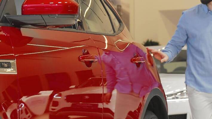 행복 산업 여행 의자 비즈니스 교통시설 자동차 새로움 한명 내부 금융 판매 세일 상점 운전 비즈니스맨 자신감 운전사 선택 구매 고객 계약 서비스 투자 긍정 소매 주인 보험 모터 대여 렌탈 매각 자동 소유 4K MOV 해외동영상 클립영상 직업 1 남자 감정 육상교통 가구 교통 컨셉 모션 사람 경제 쇼핑 직장인 시설 동영상 파일형식