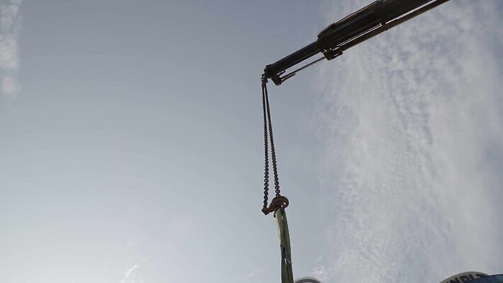 외관 공공시설 산업 하늘 들기 사람없음 야외 건물 햇빛 힘 기계 장비 건설현장 잡기 큼 땅 비만 기중기 공학 적재 개발 리프팅 철강 콘크리트 프로젝트 MOV 해외동영상 슬로모션 클립영상 건축물 교육 모션 건설업 촬영기법 태양 중장비 크기 몸매 시설 동영상 파일형식