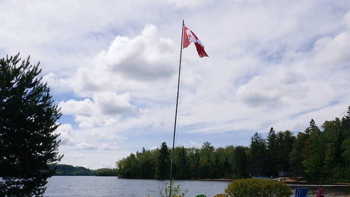나무 구름 호수 물결 파도 로우앵글 섬 단풍 캐나다 바람 휴가 파노라마 풍경 사람없음 컬러풀 물방울 시골 숲 심볼 사인 시골집 봉 돛대 수평선 4K MOV 해외동영상 클립영상 자연요소 식물 바다 뷰포인트 컬러 잎 북아메리카 날씨 주택 촬영기법 동영상 파일형식