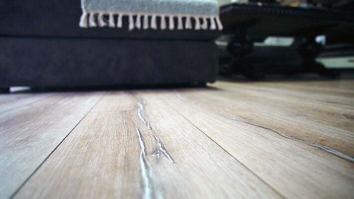 손 디자인 벽 패턴 표면 추상 노동자 새로움 바닥 아파트 주택 실내 사람없음 내부 건물 목재 장식 갈색 우주 방 장비 흰색 업무 판넬 고급 수리 널 목수 질감 목공예 내추럴 수목 업그레이드 합판 파케트 비어있는 4K MOV 해외동영상 클립영상 나무 직업 건축물 컬러 컨셉 무늬 재료 신체부위 작업 공예 동영상 파일형식