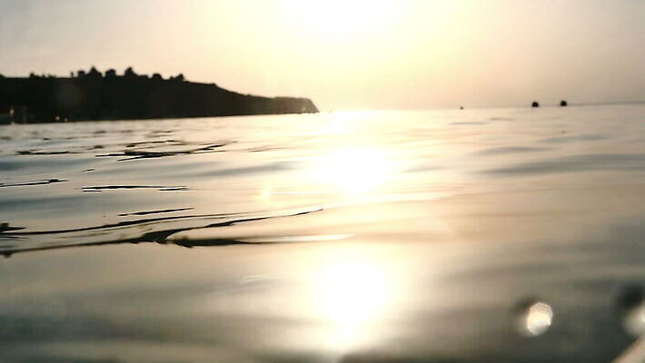 템플릿 디자인 실루엣 호수 파도 바다 여행 모션 자연 하늘 표면 아침 날씨 그림자 풍경 사람없음 야외 가로 물 여름 빛 햇빛 태양 반사 일출 수중 어둠 황혼 일몰 새벽 저녁 아래 다이빙 깊이 엘리먼트 천창 터키석 수평선 MOV 해외동영상 클립영상 주간 자연요소 계절 촬영기법 노을 수영 야간 보석 방향 생태계 위치 동영상 수중스포츠 파일형식