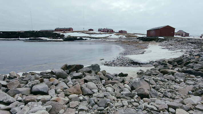 바다 자연 사람없음 야외 건물 평화 얼음 바위 커뮤니티 흐림 부족함 결석 4K 락다운 MOV 해외동영상 클립영상 자연요소 건축물 컨셉 날씨 돌_바위 생태계 동영상 파일형식