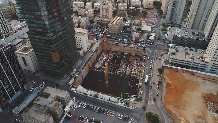 주간 공공시설 산업 비즈니스 건축양식 부동산 안테나 사람없음 건물 도시풍경 탑 기계 블록 장비 건설현장 도시 업무 재산 큼 땅 기중기 시멘트 리프트 지역 스카이라인 공학 항공촬영 개발 고용 드론 철강 콘크리트 프로젝트 4K MOV 해외동영상 클립영상 자연요소 건축물 교육 건축 뷰포인트 통신 건설업 풍경 금융 구직 작업 중장비 크기 시설 동영상 채용 파일형식