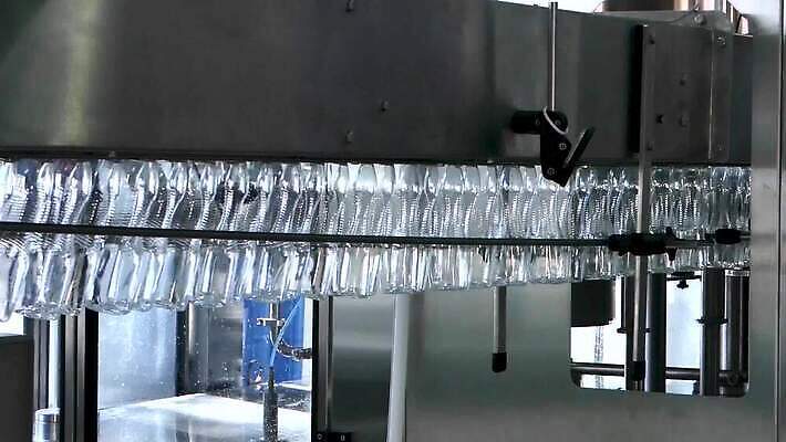 식물 산업 음료 선 이동 비즈니스 공장 모션 사람없음 물 기계 장비 우유 벨트 업무 투명 그룹 제조 상품 컨테이너 플라스틱 국회 방법 자동 자동화 줄서기 철강 컨베어밸트 비어있는 MP4 해외동영상 클립영상 자연요소 잡화 컨셉 공업 재질 유제품 작업 동영상 파일형식