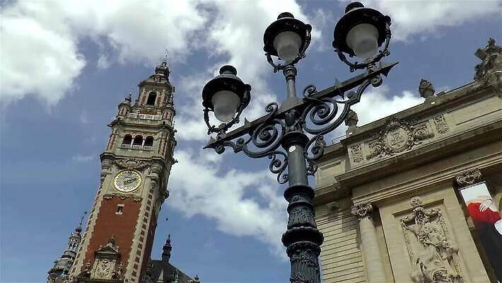 구름 외관 유럽 문화 가로등 건축양식 하늘 파노라마 미술 사람없음 건물 탑 궁전 프랑스 램프 도시 센터 역사 발레 회의실 상업 종탑 프랑스어 구시가지 랜드마크 MP4 해외동영상 클립영상 자연요소 문자 건축물 공공시설 건축 나라 고건축 문화예술 조명 촬영기법 춤 동영상 파일형식