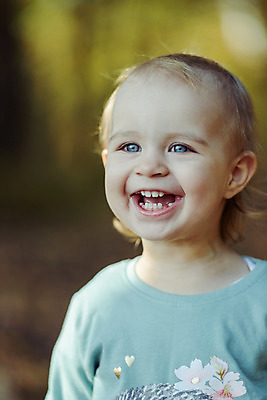 포토 JPG 해외이미지 백인 모자 계절 공원 행복 어린이 잎 오렌지 자연 놀이 한명 미소 사람 야외 빨간색 컬러풀 노란색 유행 맑음 재킷 기쁨 가을 아기 황금 숲 작음 9월 10월 내추럴 걸음마 스타일 해외202004 해외포토 서양인 식물 1 잡화 공공시설 감정 컬러 과일 모션 날씨 표정 외투 날짜 크기 생태계 파일형식