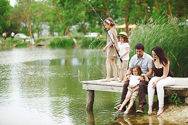 포토 JPG 해외이미지 라이프스타일 딸 호수 어린이 가족 관계 맨발 자연 놀이 엄마 낚시 휴가 휴식 함께함 사람 여러명 취미 야외 물 30대 농경지 시골 연못 잡기 그룹 기다림 아빠 주말 5 민물 생태학 해외202004 해외포토 자연요소 교육 다수 컨셉 모션 발 레저 생활 장년 숫자 농장 생태계 파일형식