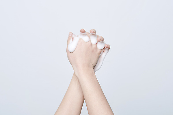 포토 JPG 스튜디오촬영 손 여자 실내 한명 20대 성인 신체부위 깨끗함 청결 거품 한국인 바이러스 위생 사회이슈 흰배경 예방 감염 손씻기 손씻기방법 손세정제 성인여자한명만 코로나바이러스 델타변이바이러스 국내포토 1 백그라운드 컨셉 사람 동양인 청년 내부 흰색 씻기 방법 세정제 여자한명만 성인여자만 파일형식