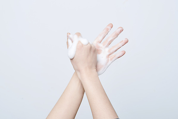 포토 JPG 스튜디오촬영 손 여자 실내 한명 20대 성인 신체부위 깨끗함 청결 거품 한국인 바이러스 위생 사회이슈 흰배경 예방 감염 손씻기 손씻기방법 손세정제 성인여자한명만 코로나바이러스 델타변이바이러스 국내포토 1 백그라운드 컨셉 사람 동양인 청년 내부 흰색 씻기 방법 세정제 여자한명만 성인여자만 파일형식