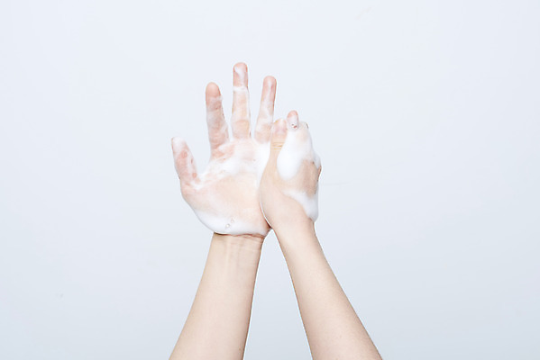 포토 JPG 스튜디오촬영 손 여자 실내 한명 20대 성인 신체부위 깨끗함 청결 거품 한국인 바이러스 위생 사회이슈 흰배경 예방 감염 손씻기 손씻기방법 손세정제 성인여자한명만 코로나바이러스 델타변이바이러스 국내포토 1 백그라운드 컨셉 사람 동양인 청년 내부 흰색 씻기 방법 세정제 여자한명만 성인여자만 파일형식