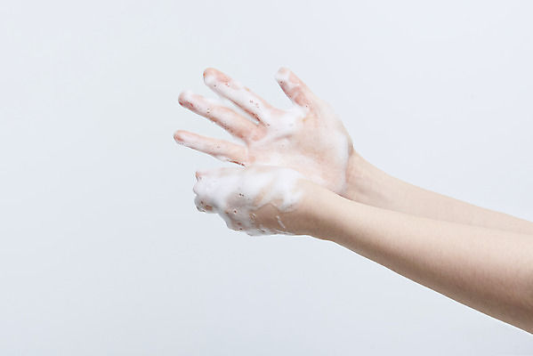 포토 JPG 스튜디오촬영 손 여자 실내 한명 20대 성인 신체부위 깨끗함 청결 거품 한국인 바이러스 위생 사회이슈 흰배경 예방 감염 손씻기 손씻기방법 손세정제 성인여자한명만 코로나바이러스 델타변이바이러스 국내포토 1 백그라운드 컨셉 사람 동양인 청년 내부 흰색 씻기 방법 세정제 여자한명만 성인여자만 파일형식