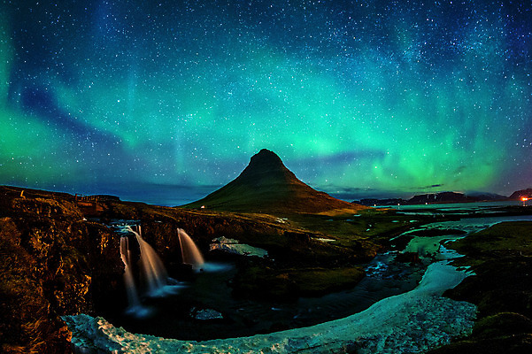 포토 JPG 해외이미지 공원 호수 겨울 자연 하늘 전등 산 수영장 안테나 아이슬란드 풍경 사람없음 야외 초록색 물 빛 컬러풀 햇빛 활발 폭포 추위 거친 보호 습지 야간 북극 언덕 지역 천문학 북쪽 마법 오로라 내추럴 전국 현상 해외202004 해외포토 자연요소 계절 공공시설 교육 유럽 컬러 컨셉 통신 자연현상 조명 태양 극지방 방향 생태계 파일형식