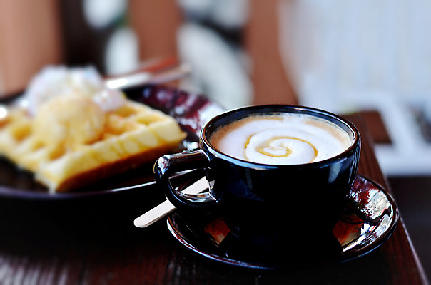 포토 JPG 해외이미지 접시 디자인 커피 음료 음식 빵 백그라운드 탁자 아침 아이스크림 콩 요리 미술 사람없음 컵 갈색 식당 초콜릿 숟가락 검은색 이탈리아 거품 카페 우유 머그컵 신선 바 뜨거움 액체 맛 아침식사 가득함 컵받침 크림 아로마 바리스타 카푸치노 에스프레소 중독 와플 점심식사 단절 라떼 모카 카페인 맛있는 해외202004 해외포토 주간 직업 식기 유럽 컬러 가구 컨셉 문화예술 디저트 유제품 곡류 수저 상점 식사 받침대 파일형식