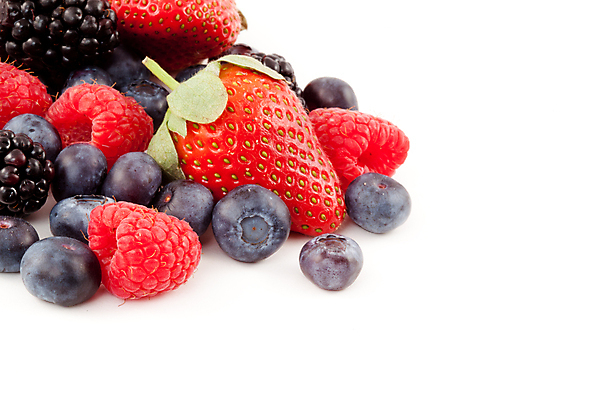 포토 JPG 해외이미지 딸기 근접촬영 사람없음 달콤 흰배경 블루베리 산딸기 블랙베리 해외202004 해외포토 뷰포인트 백그라운드 과일 흰색 맛 파일형식