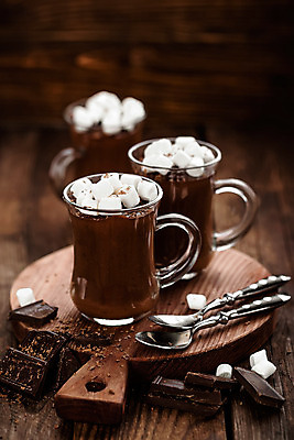 포토 JPG 해외이미지 커피 음료 음식 백그라운드 겨울 탁자 디저트 따뜻함 사람없음 컵 갈색 초콜릿 머그컵 흰색 뜨거움 액체 달콤 코코아 카카오 해외202004 해외포토 식기 계절 컬러 가구 맛 파일형식