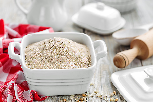 포토 JPG 해외이미지 음식 백그라운드 재료 탁자 요리 사람없음 목재 갈색 쌓기 주방 흰색 기구 사발 가루 준비 날것 반죽 밀가루 밀가루반죽 통밀 해외202004 해외포토 나무 컬러 가구 모션 사기그릇 밀 파일형식