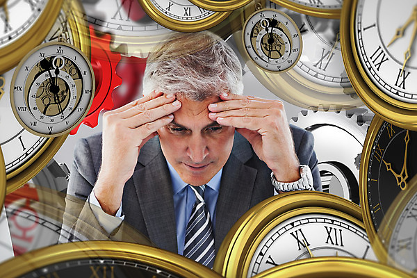 포토 JPG 해외이미지 백인 남자 산업 시계 중년 50대 한명 성인 컴퓨터그래픽 빨간색 디지털 기계 회색 시간 비즈니스맨 불안 스마트 책상 고민 걱정 톱니바퀴 긴장 비네팅 카운트다운 스타일 성인남자한명만 해외202004 해외포토 서양인 1 감정 컬러 가구 컨셉 비즈니스 촬영기법 사람 그래픽 직장인 남자한명만 성인남자만 파일형식