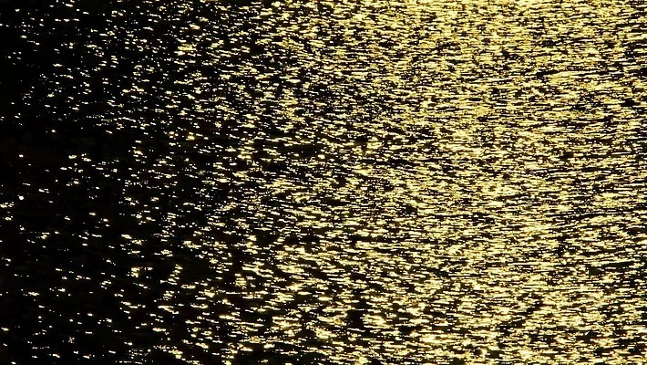 디자인 배너 호수 물결 벽 바다 백그라운드 크리스마스 오렌지 표면 추상 사람없음 장식 빨간색 물 여름 빛 강 햇빛 태양 반사 갈색 노란색 일출 금속 어둠 황혼 일몰 흐름 액체 황금 고급 소프트포커스 천 은박지 질감 클립 보케 광택 동영상 블러 4K MP4 해외동영상 클립영상 자연요소 계절 기념일 컬러 컨셉 무늬 과일 재질 촬영기법 노을 직물 파일형식