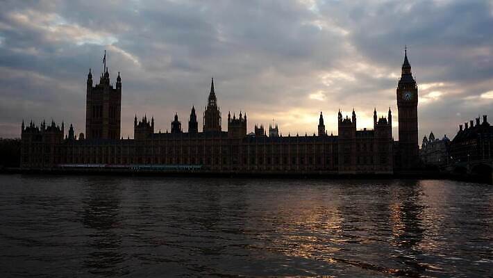 전통 영어 유럽 문화 시계 여행 거실 건축양식 영국 잉글랜드 주택 사람없음 야외 건물 강 도시풍경 탑 황혼 궁전 도시 역사 저녁 큼 런던 타운 빛망울 국회 랜드마크 수도권 왕국 정부 정치 템스강 4K 타임랩스 MP4 해외동영상 클립영상 문자 건축물 건축 나라 고건축 촬영기법 풍경 빛 일몰 야간 크기 지역 동영상 파일형식