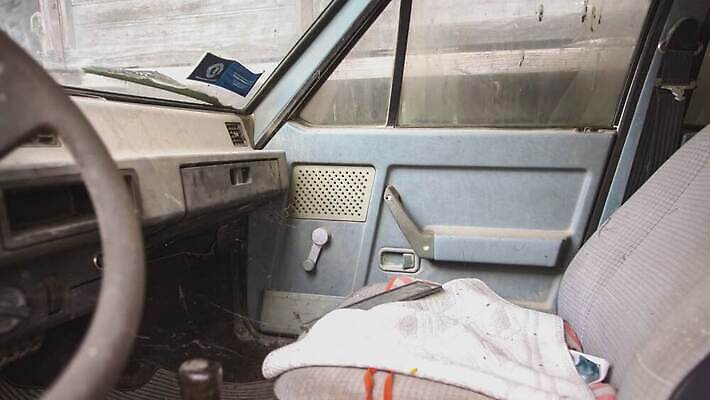 산업 의자 교통시설 자동차 실내 사람없음 내부 달리기 금속 손상 골동품 시골 판넬 바퀴 폐기물 충돌 버리기 묘사 부식 복고 먼지 짐차 한조각 계기판 고물상 구식 깨짐 썩음 옛날 자동 철강 파멸 4K MOV 해외동영상 클립영상 1 육상교통 가구 교통 컨셉 모션 재질 쓰레기 시설 동영상 파일형식 소멸