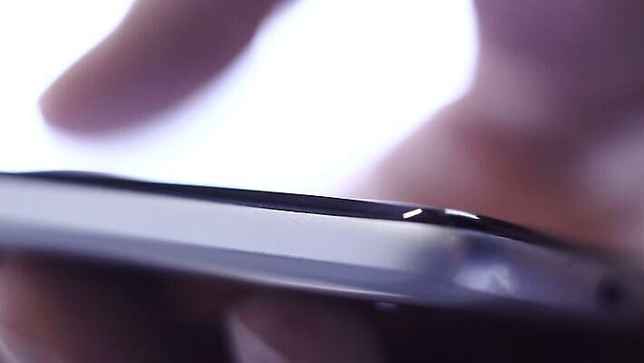 직업 손 남자 문화 음악 통신 손가락 탁자 모바일 기술 사람 야외 핸드폰 글로벌 디지털 스크린 공백 장비 터치 흰색 잡기 닫기 미끄러짐 연결 플라스틱 무선전화기 전화기 스마트 전자 블루투스 고립 깨짐 아이폰 MOV 해외동영상 클립영상 컬러 가구 컨셉 모션 재질 문화예술 신체부위 전자제품 스마트폰 동영상 파일형식