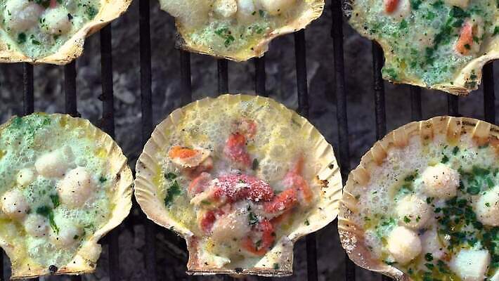 접시 음식 바다 백그라운드 채소 재료 불 조개 새우 한국 실내 육류 요리 사람없음 가로 빨간색 식당 일본 식사 저녁식사 튀김 신선 연기 맛 그릴 바비큐 난로 굽기 지중해 먹기 해산물 가리비 숯 연소 석탄 신발장 일본음식 맛있는 4K MP4 해외동영상 클립영상 자연요소 식기 아시아 컬러 컨셉 식재료 모션 주방용품 어패류 갑각류 내부 상점 난방기 구이 동영상 파일형식