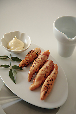 포토 JPG 접시 실내 사람없음 흰배경 마요네즈 명란젓 명란구이 국내포토 식기 백그라운드 내부 흰색 소스_음식 구이 젓갈 파일형식