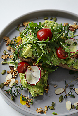 포토 JPG 접시 실내 사람없음 샐러드 견과류 흰배경 건강식 적환무 국내포토 식기 음식 백그라운드 내부 흰색 무 파일형식