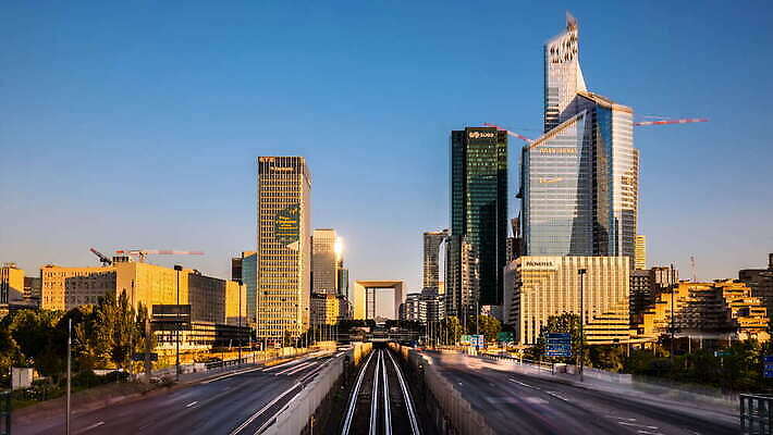 공공시설 도로 건축양식 자동차 거리 사람없음 야외 기찻길 기차 도심 전철 시티라이프 파리(프랑스) 4K 타임랩스 MOV 해외동영상 클립영상 라이프스타일 건축 길 육상교통 교통시설 대중교통 촬영기법 도시 시설 동영상 파일형식