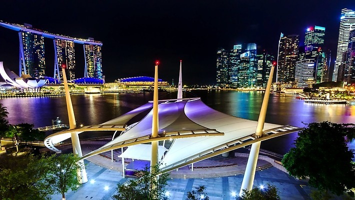 아시아 건축양식 호텔 사람없음 건물 강 도시풍경 항구 야간 해안도시 싱가폴 랜드마크 4K 타임랩스 MOV 해외동영상 클립영상 자연요소 건축물 건축 나라 교통시설 숙소 촬영기법 풍경 도시 동영상 파일형식