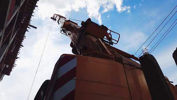 실루엣 산업 밧줄 자동차 하늘 모바일 사람없음 건물 파란색 기계 활발 장비 화물 땅 기중기 국자 마차 짐차 개발 디젤 땅바닥 리프팅 신발장 용량 힘찬 4K MP4 해외동영상 클립영상 건축물 줄 육상교통 교통수단 컬러 컨셉 주방용품 바닥 촬영기법 운송업 중장비 동영상 파일형식