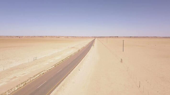 도로 여행 자연 거리 건조 안테나 풍경 사람없음 야외 사막 땅 먼지 가뭄 내추럴 항공촬영 무한 4K MOV 해외동영상 클립영상 길 뷰포인트 통신 교통시설 날씨 생태계 동영상 파일형식