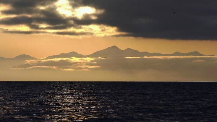 구름 파도 바다 자연 풍경 사람없음 햇빛 일몰 4K MOV 해외동영상 클립영상 자연요소 태양 노을 생태계 동영상 파일형식