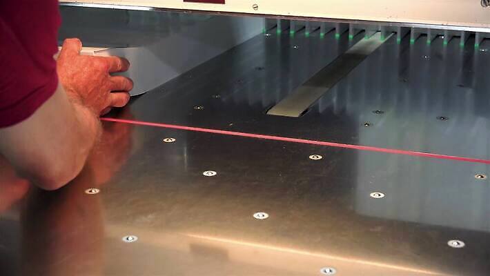 산업 종이 비즈니스 공장 기술 상점 스크린 기계 장비 터치 공구 작업 칼 인쇄 자르기 상업 언론 운영자 철강 커터 4K HD MP4 해외동영상 클립영상 공업 모션 도구 동영상 파일형식