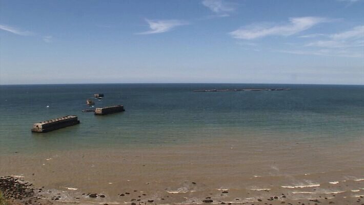 영어 유럽 파도 바다 교통시설 사람없음 야외 물 세계 항구 프랑스 수술 역사 충돌 군용 싸움 전쟁 육군 포트 프랑스어 노르망디 인공 착륙 채널 파멸 MP4 해외동영상 클립영상 자연요소 문자 나라 교통 컨셉 의학 모션 군대 치료 시설 동영상 파일형식 소멸
