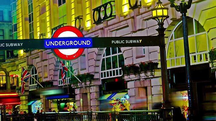 도로 육상교통 포즈 가로등 모션 영국 잉글랜드 버스 풍경 사람없음 시간 고속도로 횡단보도 야간 서커스 사인 속도 런던 정사각형 택시 장노출 시티라이프 형광등 빛망울 랜드마크 명승지 블러 블러효과 타임랩스 MOV 해외동영상 클립영상 자연요소 도형 라이프스타일 공공시설 유럽 길 교통수단 교통시설 승용차 자동차 전등 대중교통 촬영기법 빛 보행로 동영상 파일형식 효과