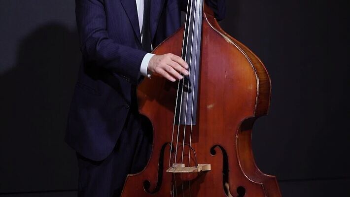 백인 드레스 여자 남자 줄 음악 놀이 사람 이벤트 성인 목재 소리 콘서트 공연 음악가 기구 잡기 괴짜 클래식 바이올린 열정 첼로 재즈 바이올리니스트 오케스트라 교향곡 뮤지컬 비올라 실행 플레이어 MOV 해외동영상 클립영상 서양인 나무 직업 옷 감정 컨셉 재료 모션 현악기 문화예술 연주자 악단 동영상 파일형식 찰현악기