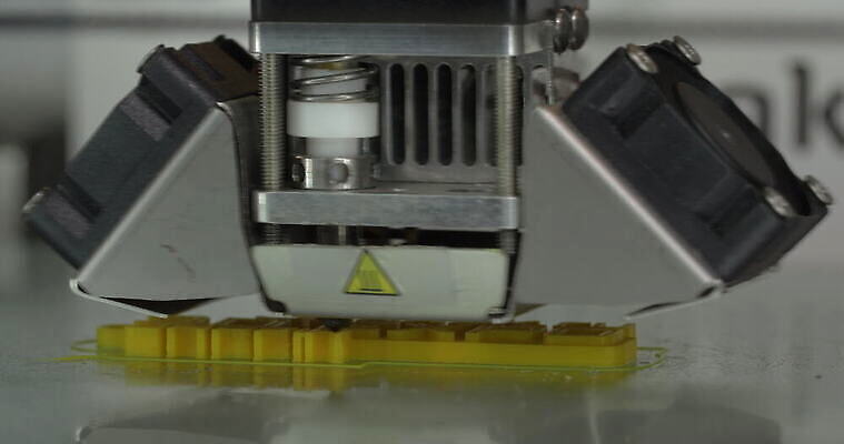 모양 모델 산업 과학 미래 사람없음 컴퓨터 3D 디지털 기계 장비 과학기술 공구 작업 제조 상품 인쇄 전시회 큐브 오브젝트 만들기 전자 공학 혁명 모스크바 방법 엑스포 인터페이스 프로그램 하드웨어 4K MOV 해외동영상 클립영상 교육 컨셉 모션 기술 전자제품 전시 도구 디지털합성 러시아 동영상 파일형식