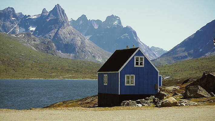 여행 건축양식 하늘 주택 풍경 사람없음 야외 평화 그린란드 웅장함 패닝샷 산맥 결석 MOV 해외동영상 클립영상 건축 섬 컨셉 산 촬영기법 덴마크 건물 동영상 파일형식