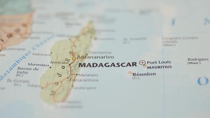 모양 실루엣 선 컬러 섬 여행 지도 아프리카 미술 사람없음 그래픽 파란색 컬러풀 세계 플랫 땅 대륙 심플 윤곽 지역 포인트 남쪽 고립 공화국 마다가스카르 엘리먼트 전국 지도책 지리 국경 4K MOV 해외동영상 클립영상 나라 문화예술 촬영기법 책 금융 방향 동영상 파일형식