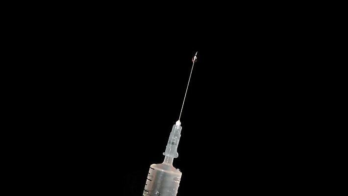 손 산업 과학 장갑 백그라운드 유리병 건강 병원 주사기 사람없음 치료 파란색 약 장비 간호사 의사 흰색 잡기 수술 바이러스 약국 날카로움 처방 주사약 고립 돌봄 마약 백신 복용 예방접종 인슐린 항생제 살균 4K HD MP4 해외동영상 클립영상 잡화 컬러 의학 의료기기 모션 병_용기 신체부위 의료진 동영상 접종 파일형식