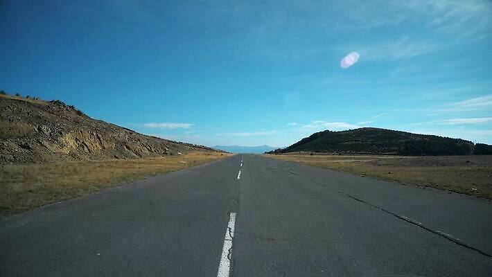 공원 도로 오렌지 자동차 자연 하늘 산 건조 파노라마 사람없음 빨간색 파란색 노란색 골짜기 점프 미국 운전 사막 오픈 고도 내추럴 서쪽 자살 전국 절정 지질 지질학 1인칭시점 4K 타임랩스 MP4 해외동영상 클립영상 시선 공공시설 교육 길 육상교통 컬러 북아메리카 과일 교통시설 모션 촬영기법 방향 생태계 동영상 파일형식