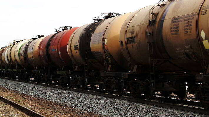 산업 비즈니스 교통시설 모션 사람없음 기찻길 기차 화물 시골 기름 휘발유 석유 상품 컨테이너 탱크 마차 느림 물류 추적 철책 MOV 해외동영상 클립영상 음식 육상교통 교통수단 교통 대중교통 운송업 시설 동영상 파일형식