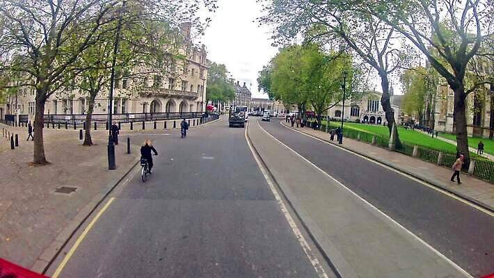 유럽 상징 여행 건축양식 영국 잉글랜드 거리 버스 건물 빨간색 성당 검은색 운전 도시 운전사 속도 런던 택시 승객 빅벤 그만 더블 랜드마크 수도권 옛날 1인칭시점 타임랩스 MOV 해외동영상 클립영상 직업 건축물 시선 건축 나라 육상교통 컬러 종교건축 모션 승용차 자동차 대중교통 촬영기법 시계탑 지역 동영상 파일형식