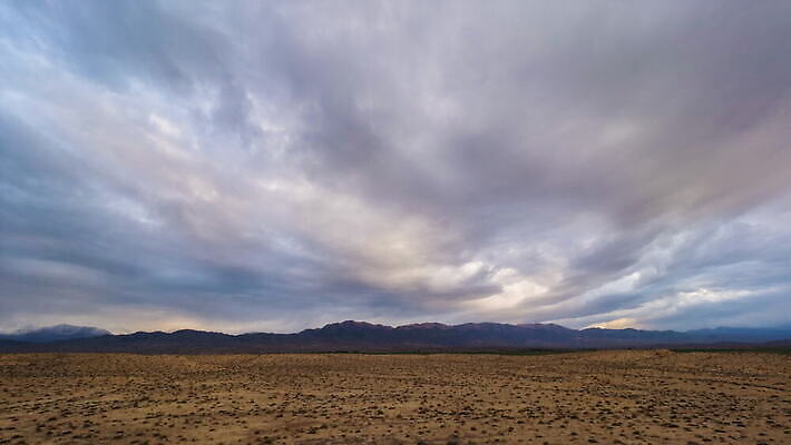 여행 백그라운드 하늘 추상 산 사람없음 모래사장 컬러풀 계곡 일몰 사막 죽음 황무지 저녁 땅 언덕 키르기스스탄 4K 타임랩스 MOV 해외동영상 클립영상 바다 컬러 무늬 촬영기법 노을 야간 동영상 중앙아시아 파일형식