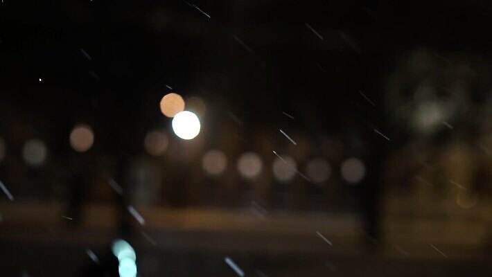 공원 도로 백그라운드 겨울 자동차 자연 바람 날씨 전등 거리 사람없음 야외 아웃포커스 어둠 도시 야간 저녁 보케 타운 블러 MOV 해외동영상 슬로모션 클립영상 자연요소 계절 공공시설 길 육상교통 교통시설 조명 촬영기법 생태계 동영상 파일형식