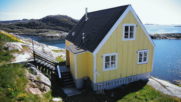 여행 건축양식 주택 풍경 사람없음 야외 노란색 평화 마을 암석 그린란드 패닝샷 결석 MOV 해외동영상 클립영상 건축 컬러 섬 컨셉 촬영기법 덴마크 건물 돌_바위 동영상 파일형식